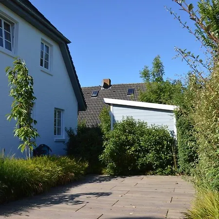 Hébergement de vacances Stilvolle Doppelhaushaelfte Im Malerischen Wyk-boldixum, Re Wyk auf Föhr